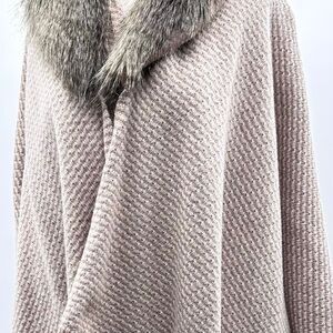 Faux Fur Collared‎ Cape NWT Old Money